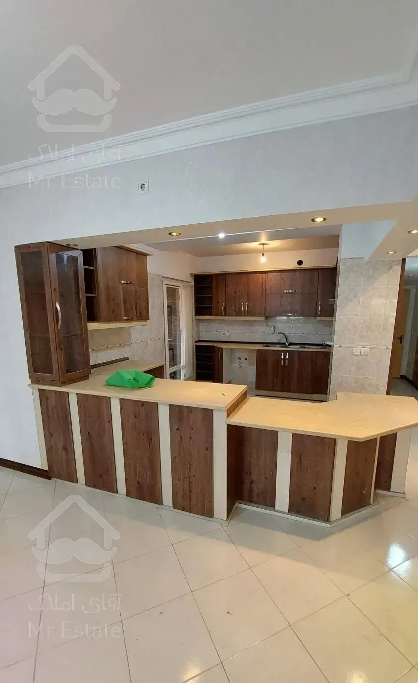 ۱۲۲متر/جنوبی غربی/اشراق شمالی/سه تراس