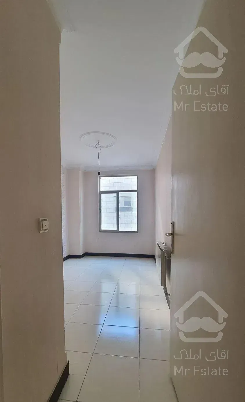 ۱۲۸متر ۳خواب /شهرک نفت/بالای سیمون بولیوار