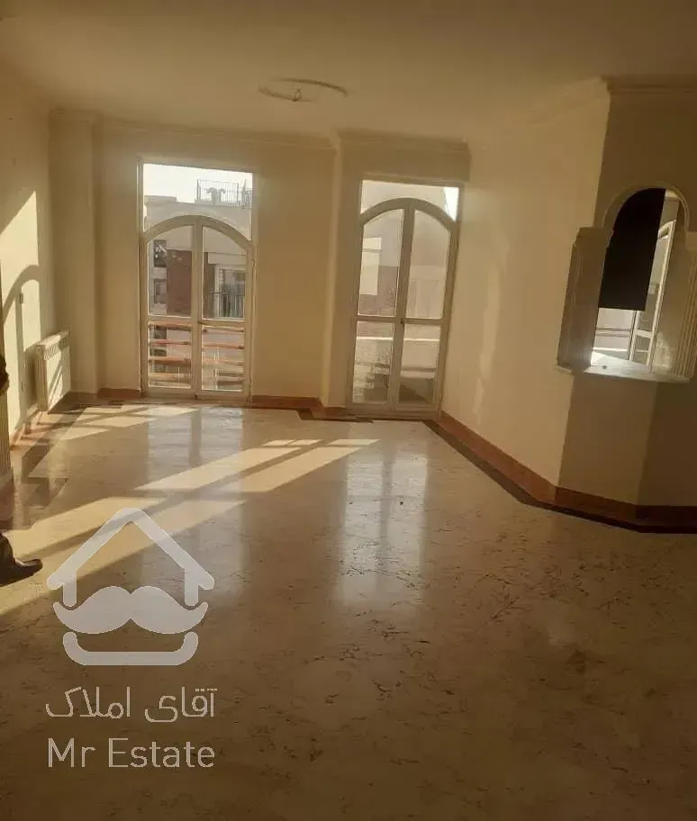 آپارتمان 110 متر دو خوابه طبقه پنجم تک واحدی