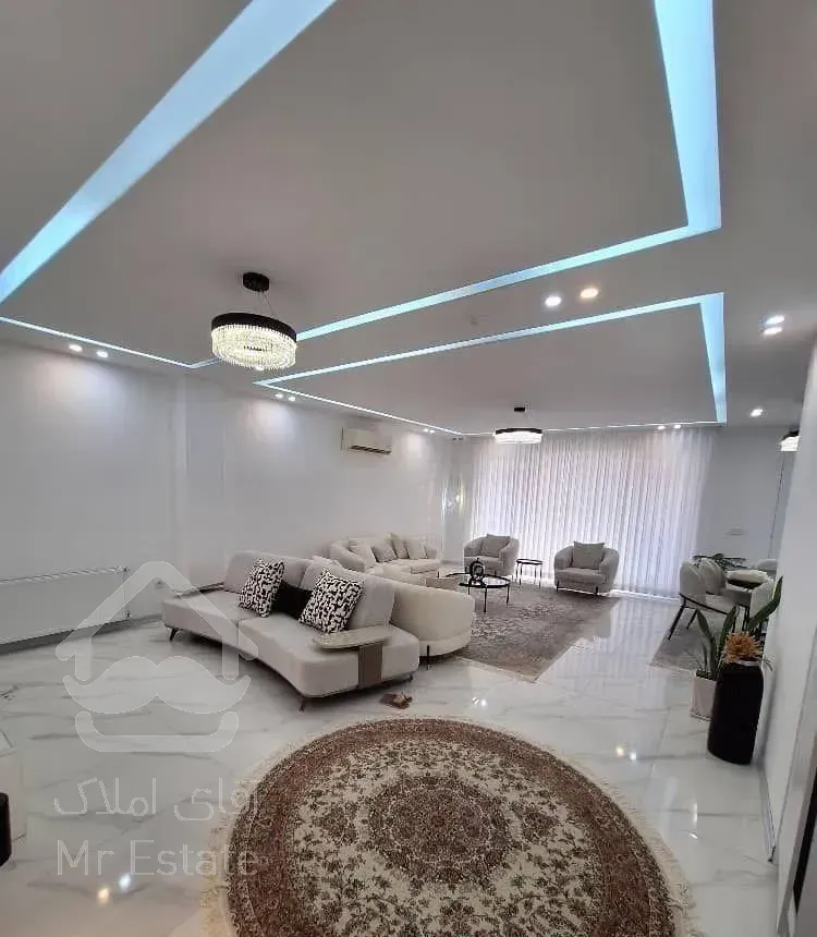 ۱۳۰ متر آپارتمان/نوساز با متریال به روز/۲ خواب