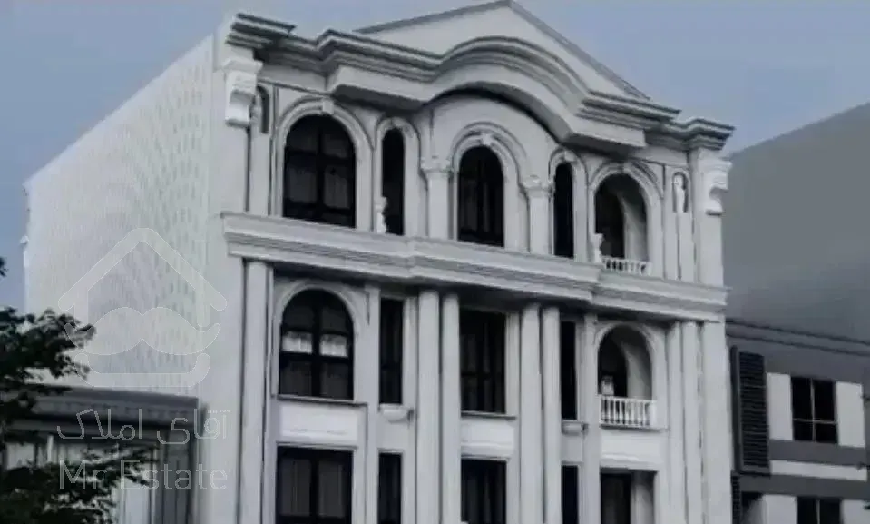 پیش فروش تک واحدی خوش نقشه در پنجاه قدمی استخر