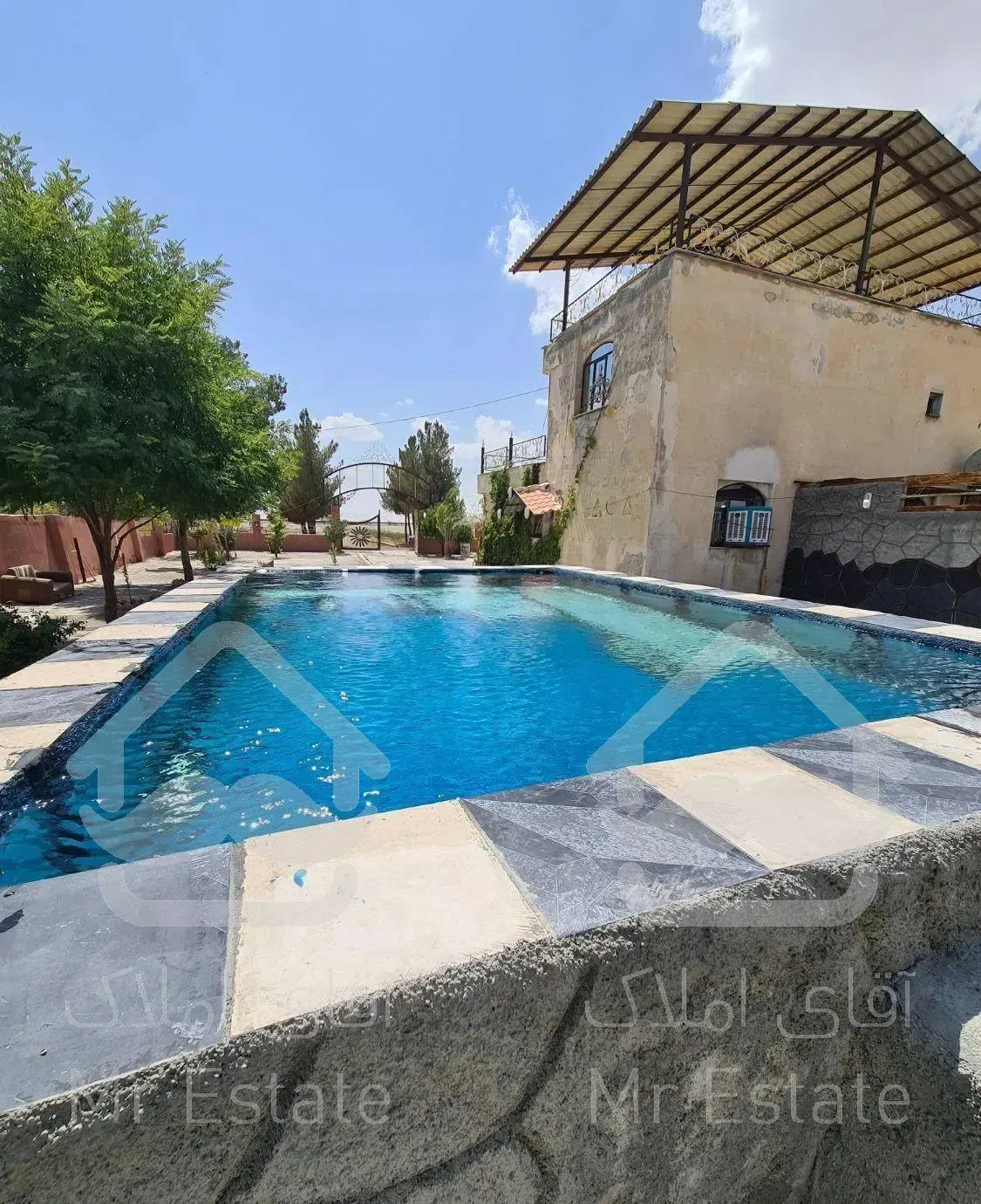 ویلا و باغ زیبا استخر دار