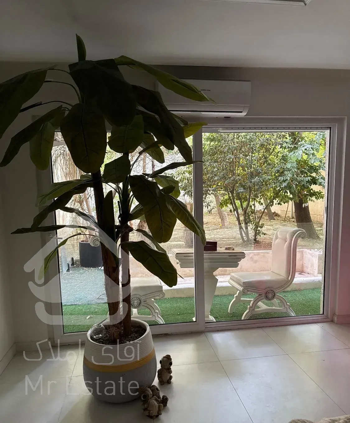 شیخ بهایی ۱۳۱ متر (۲۵۰متر حیاط اختصاصی)