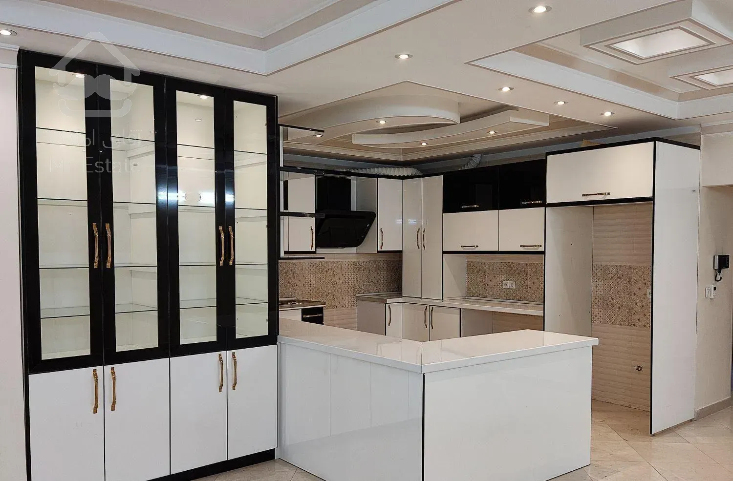 آپارتمان۱۲۲ متری خوش نقشه  شخصی ساز میدان المپیک