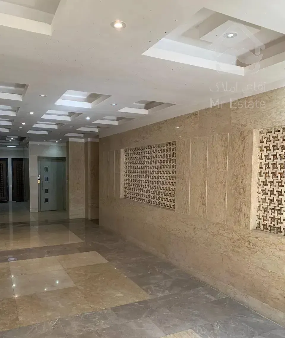 ۱۶۵متر.نوساز.کلید نخورده.روبنما.خوش نقشه