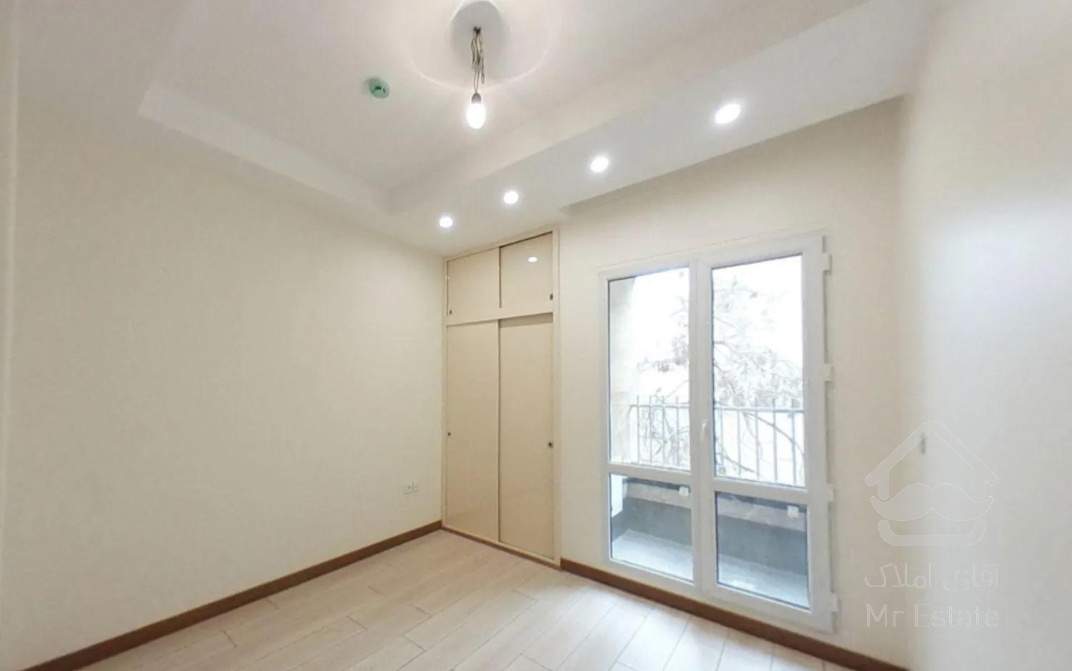 ۱۱۶متر دو خوابه دو پارکینگ لارستان