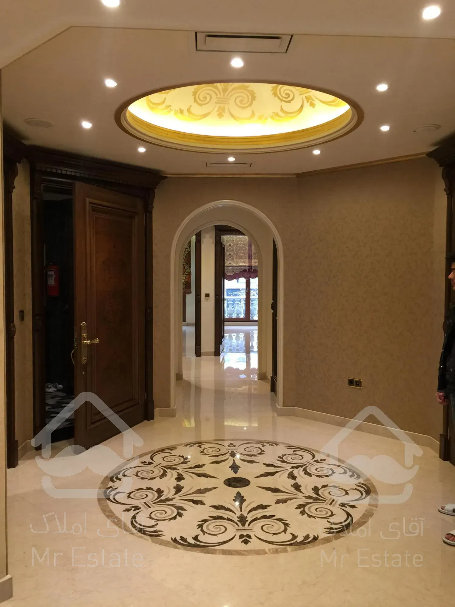 سنبل فروش ۴۲۵ متر کلاسیک تکواحدی مارکدار