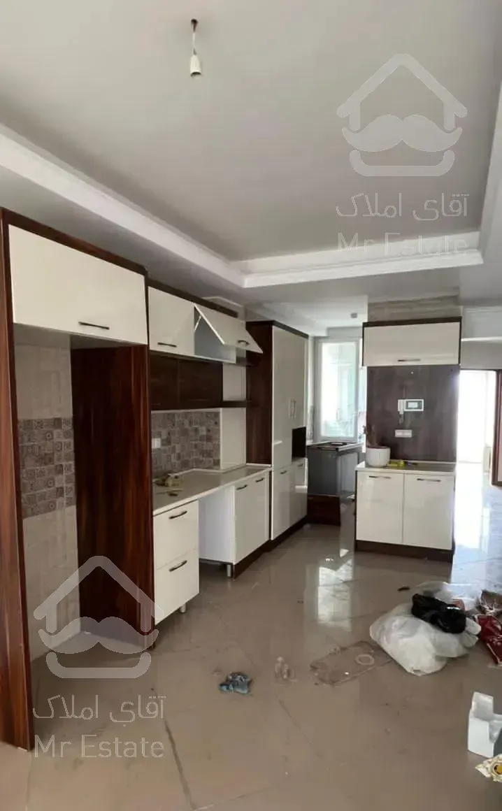 آپارتمان 200متر میدان خزر سروستان