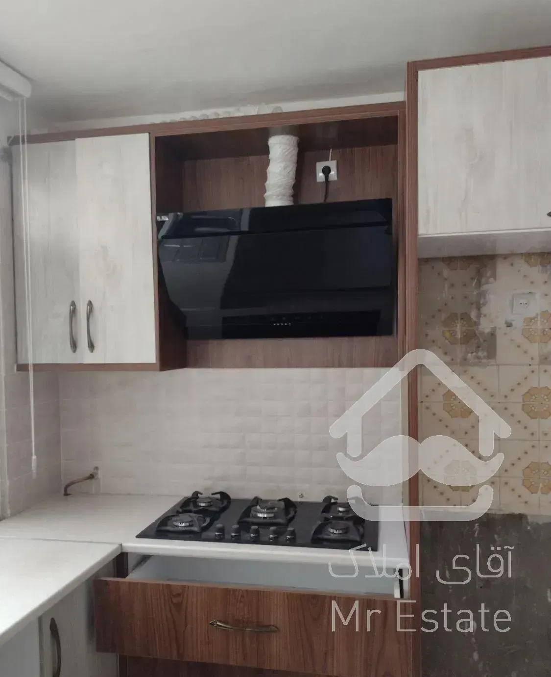 ۱۲۸متر آپارتمان مسکونی / خ ونک