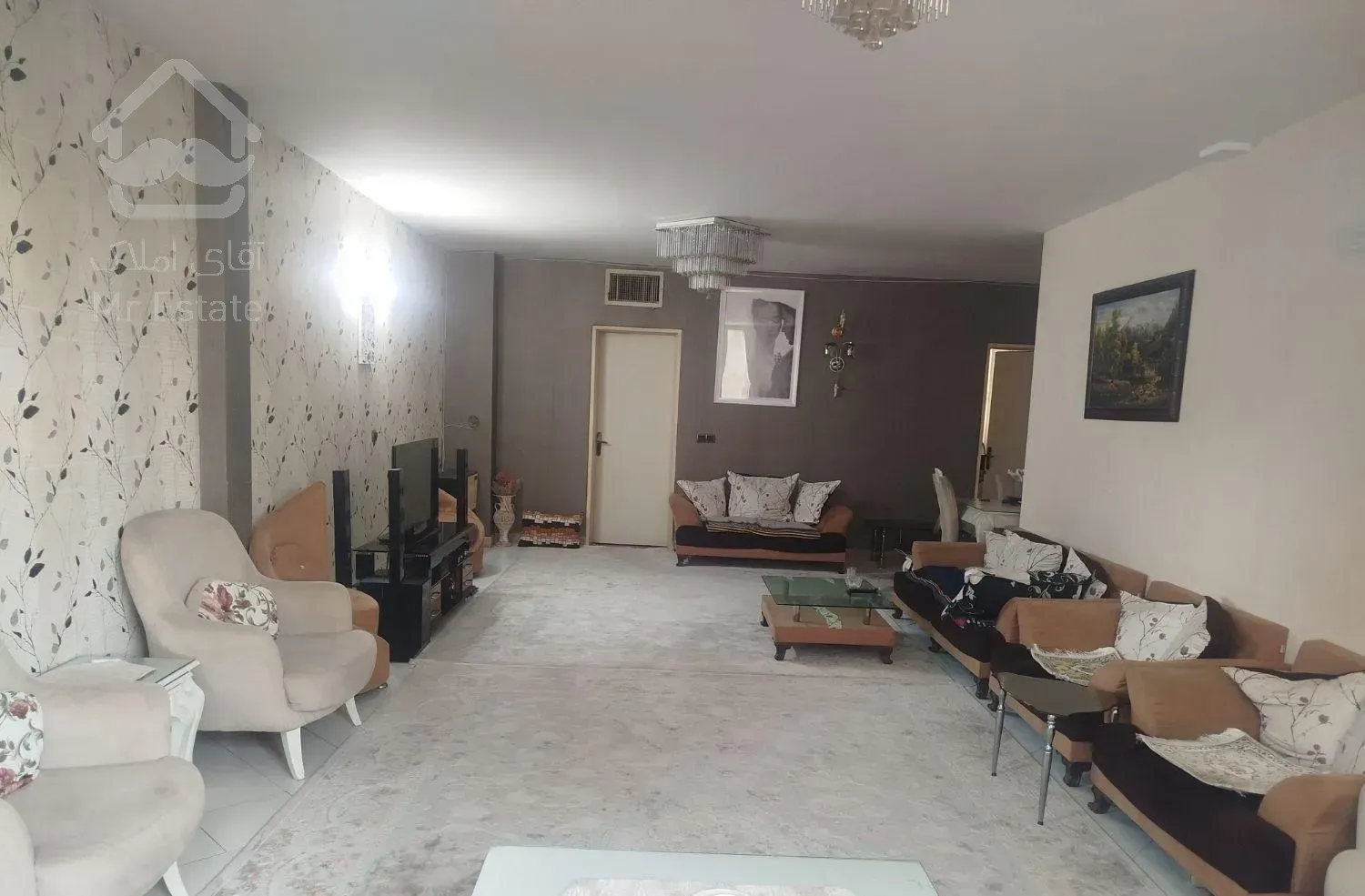 آپارتمان ۱۰۰متری دو خواب طبقه دوم