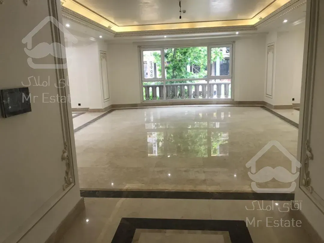 ۲۴۰ متر/۳ خوابه/برج برند