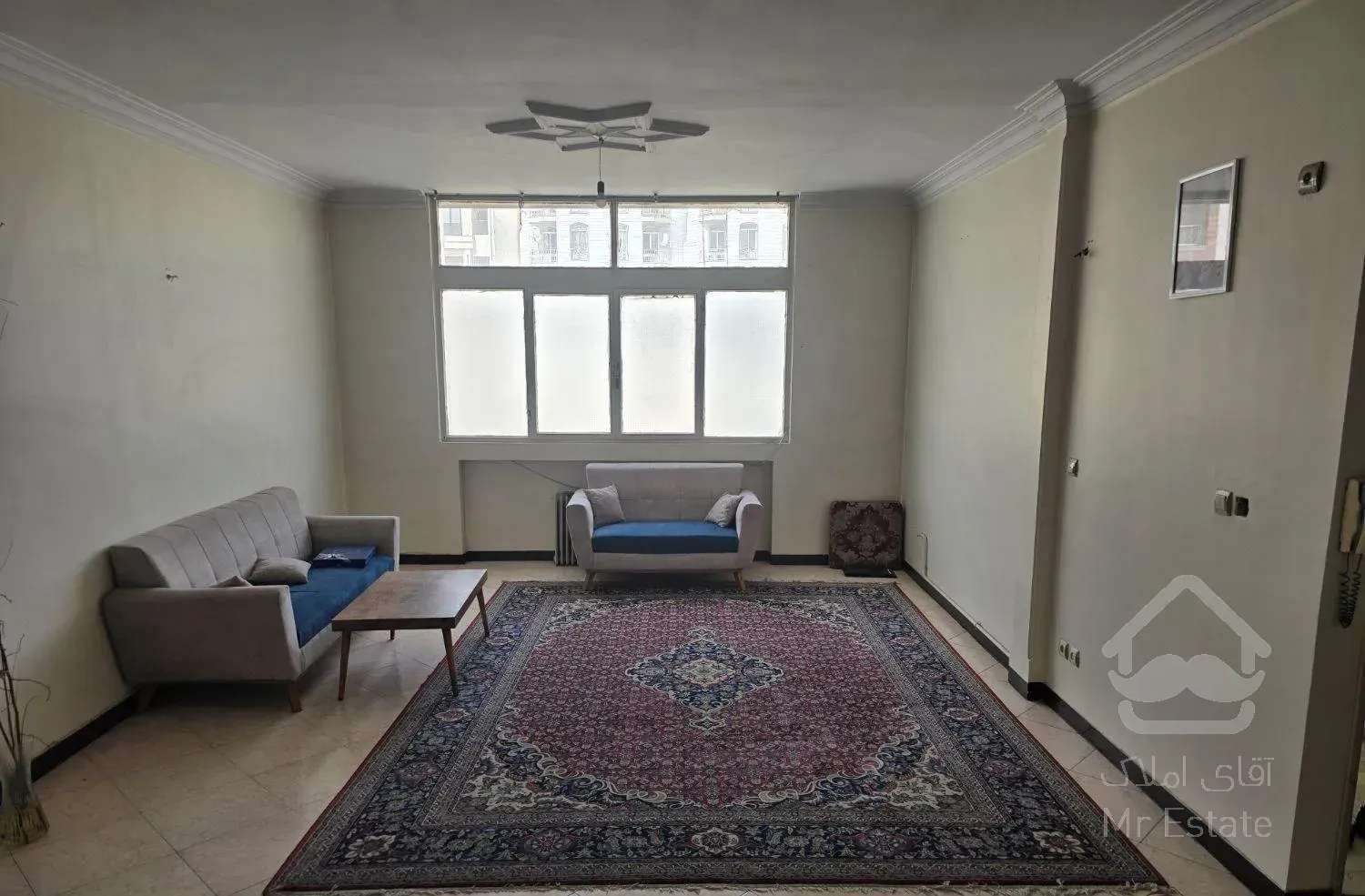 فروش آپارتمان ۱۰۰ متری ۲ خوابه طبقه ۳ در صادقیه