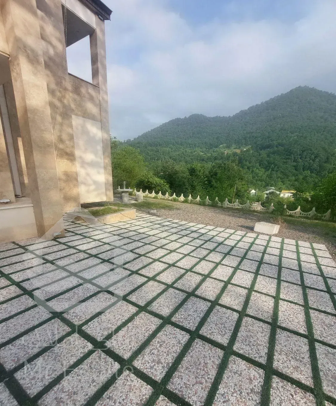 ویلایی زمین 1100متر بنا 265متر فول امکانات