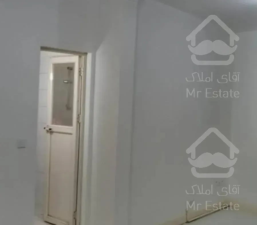 صفا شرقی /طبقه دوم / ۳۸ متر / پارگینگ موتور/