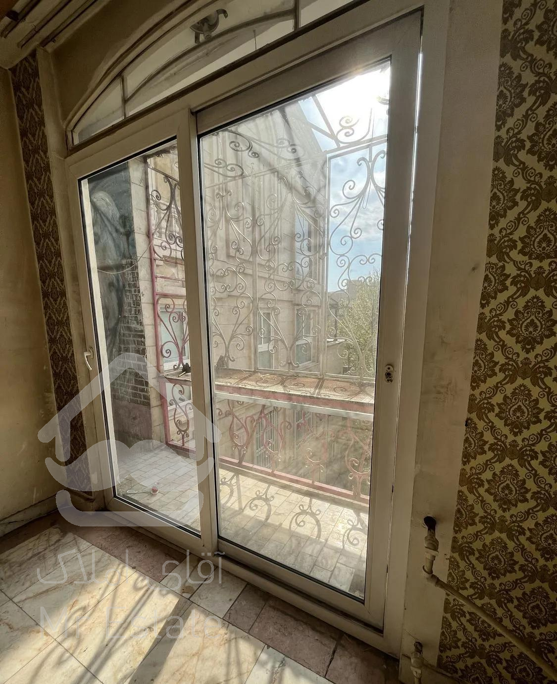 اپارتمان تکواحد ۱۵۷ متر سروستان