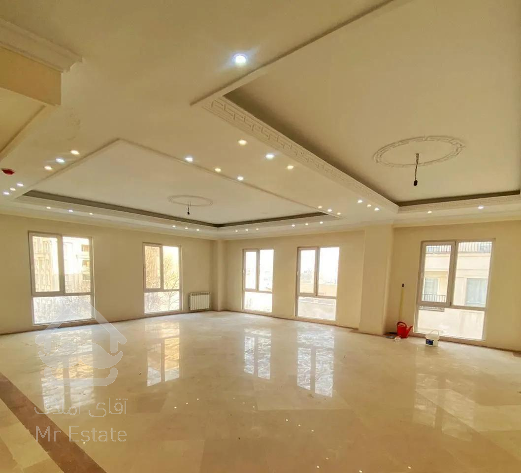 آپارتمان ۱۹۴ متر ، از سه جهت نور ، فرمانیه