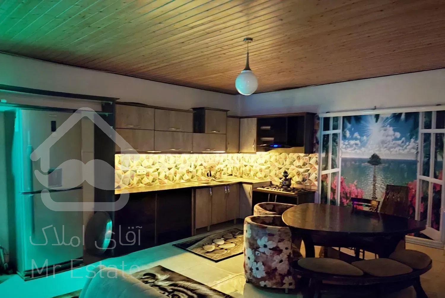 ویلا استخردار با حیاط دلباز