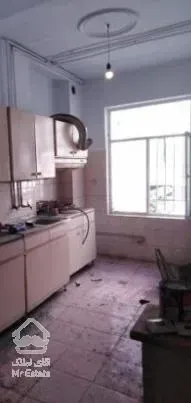 آپارتمان 95 متر، تخلیه، دارای بالکن بزرگ، مسکونی و اداری، رهن و تبدیل