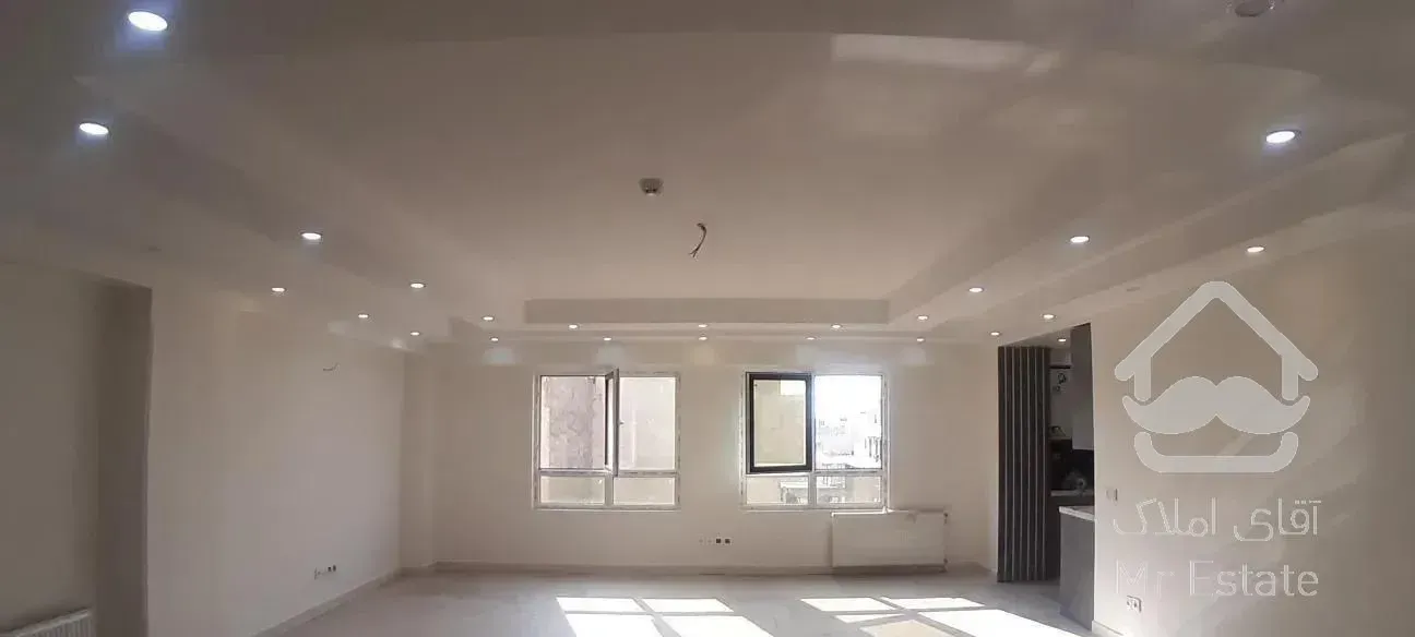 آپارتمان ۱۰۳ متر/ پذیرایی پرده خور / تهران نو