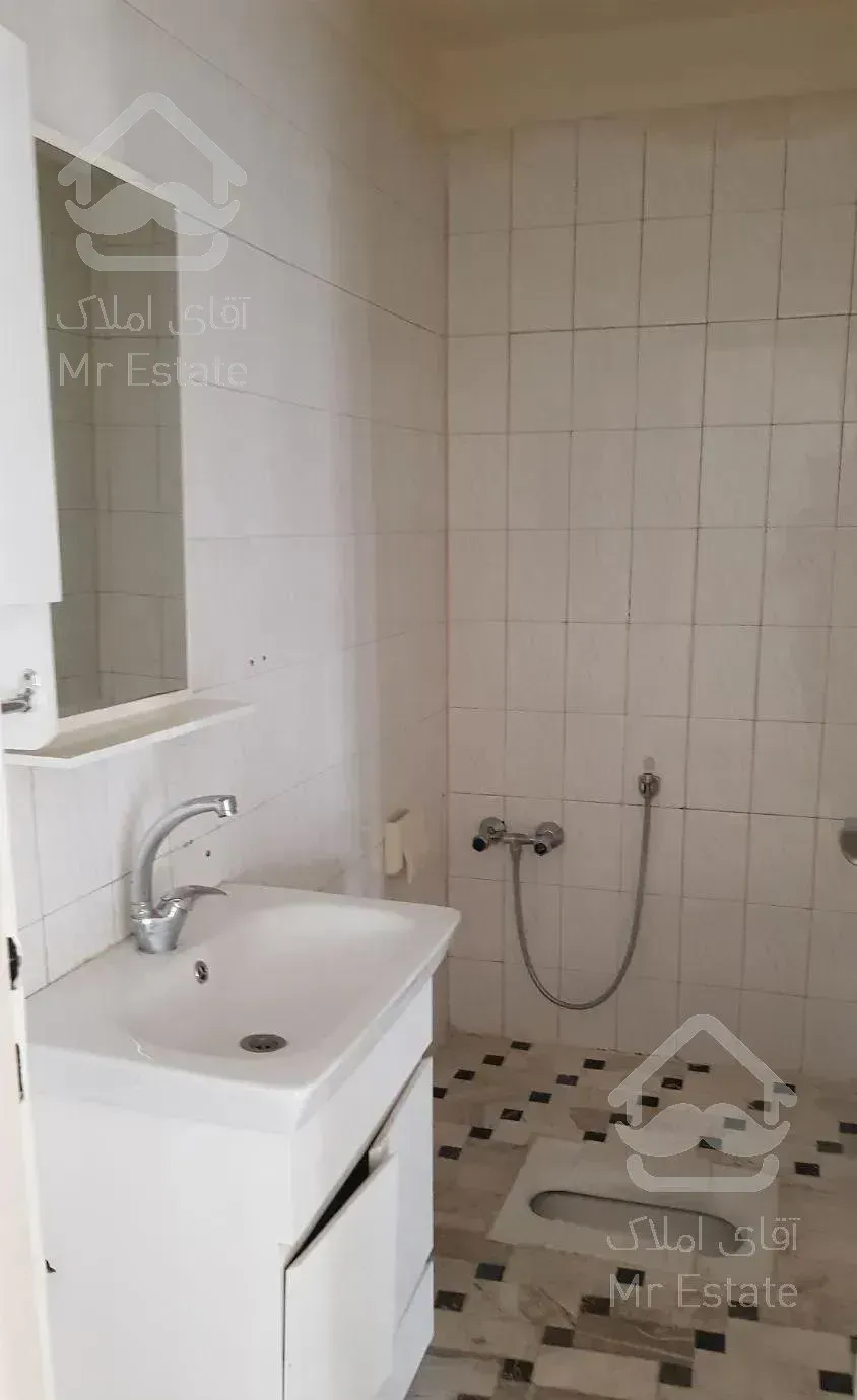 آپارتمان ۱۴۰متری ۳خوابه روبه آفتاب بالکن دار شیک