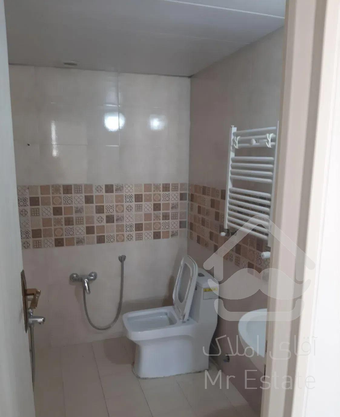 ۱۰۷ متر دوخوابه فول امکانات