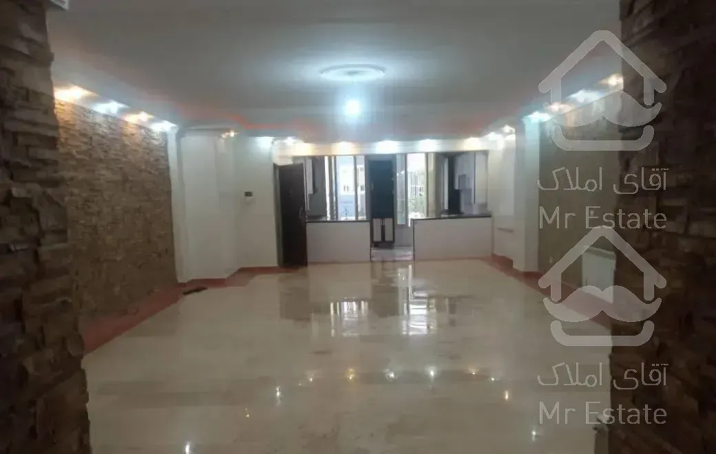 ۱۳۰ متر/۲خواب/طبقه ۴/آلاله شرقی