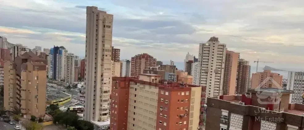 معاوضه یک واحد در شهر ساحلی اسپانیا،...