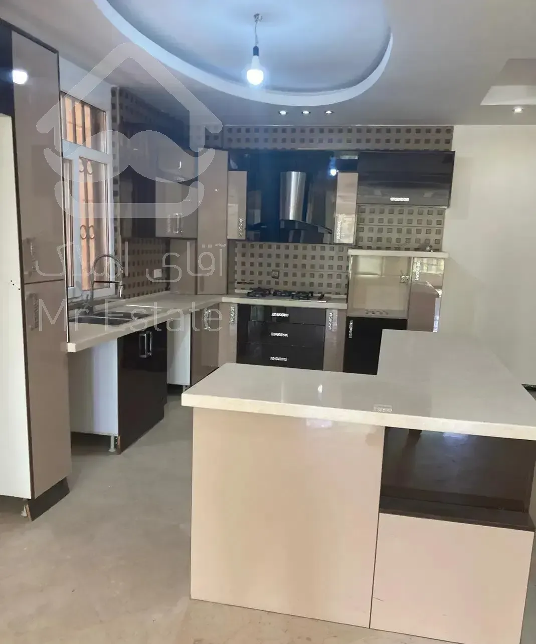 شهرک غرب/۱۲۷ متر/۸ واحدی/بازسازی