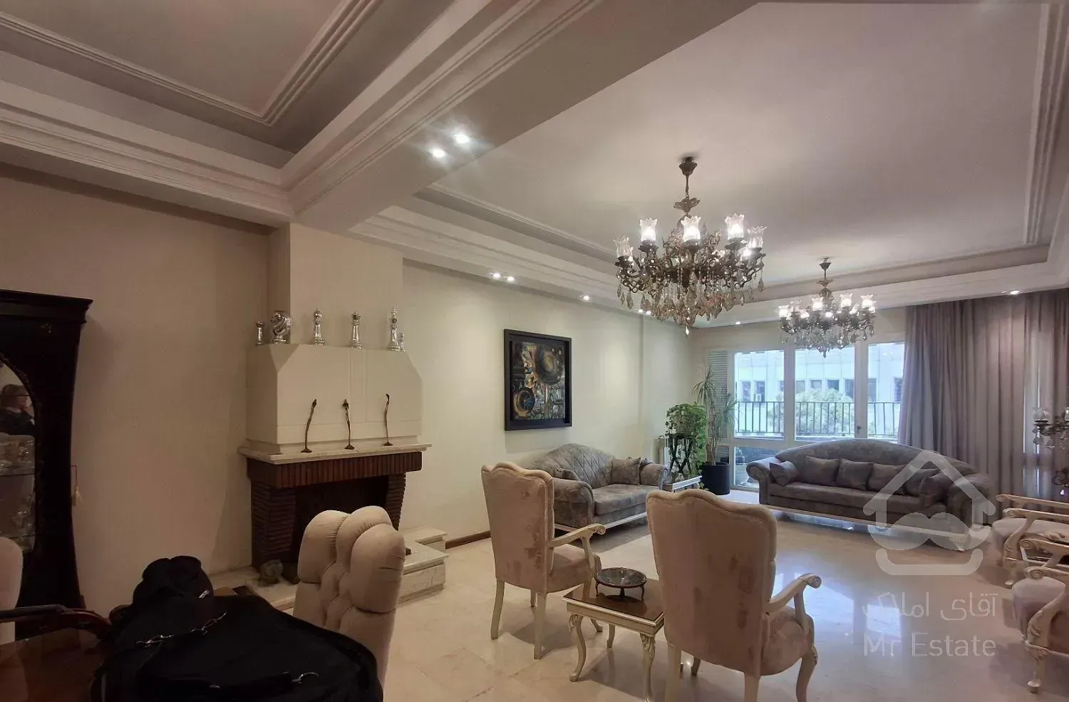 فروش آپارتمان ۲۲۵ متری ۴ خوابه درشیراز شمالی