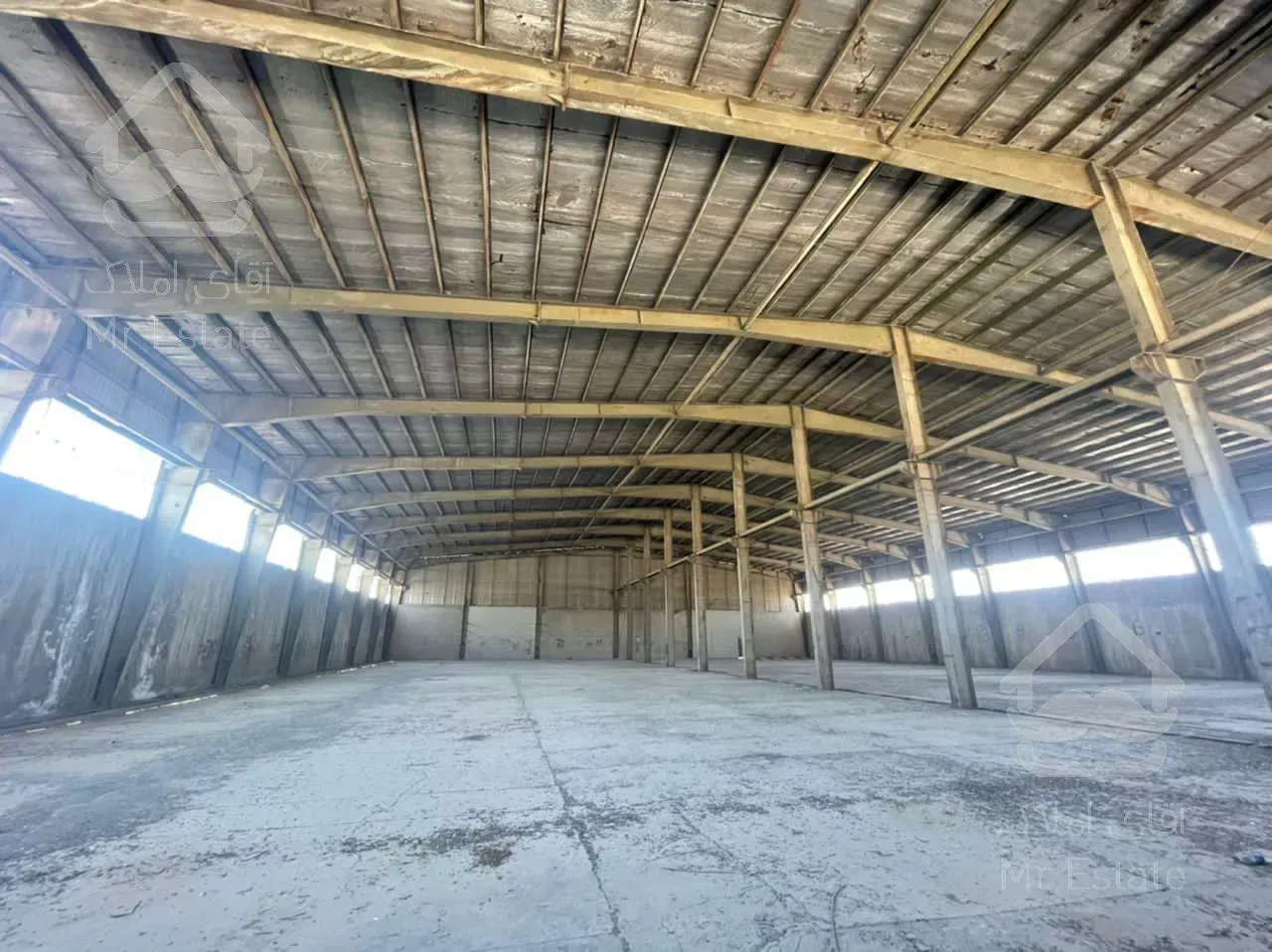 زمین کارگاهی با سوله