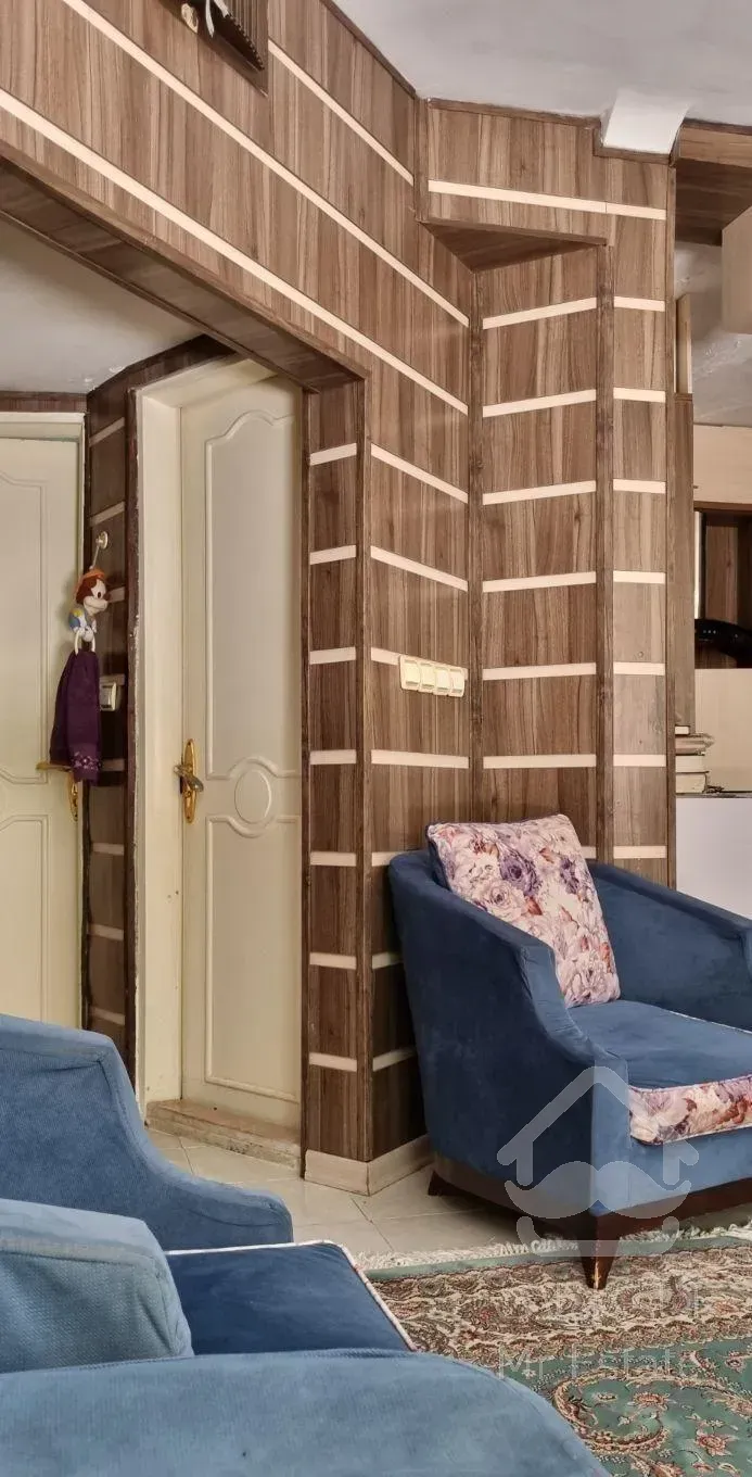 آپارتمان حیاط دار