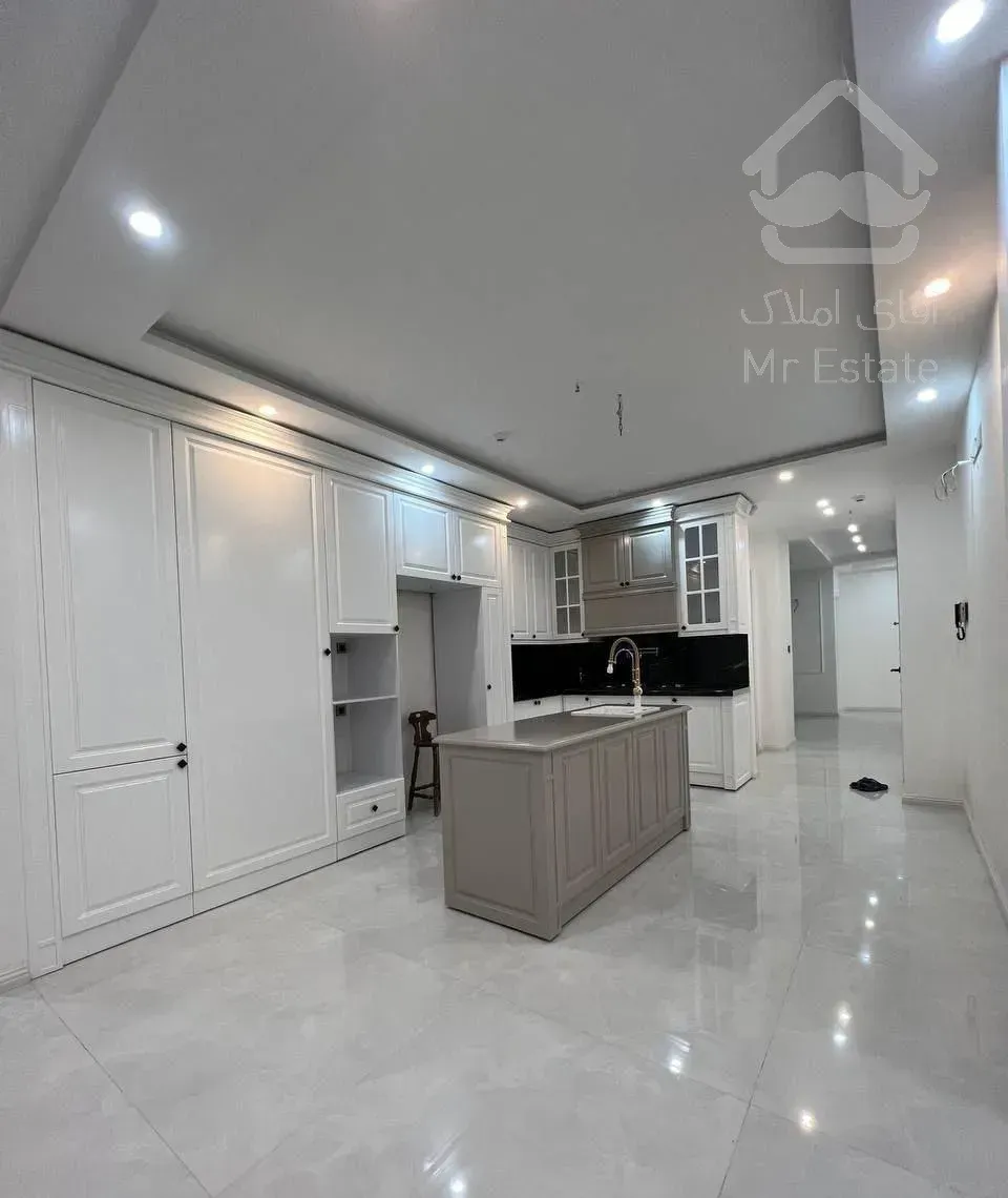 ۲۰۰متر دو پارکینگ/برندساز/وامدار/تهاتر/تاپ لوکیشن