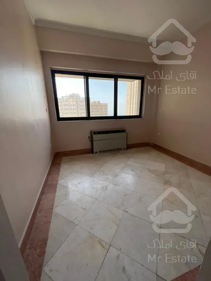 اجاره خانه ویلایی با زیر بنای ۷۸۰ متری واقع در شهرک غرب