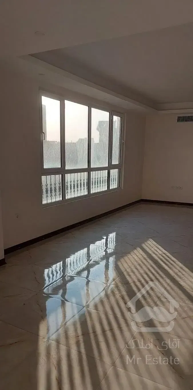 اپارتمان ۹۰ متری فروشی  /۱۲ ساله تراورتن