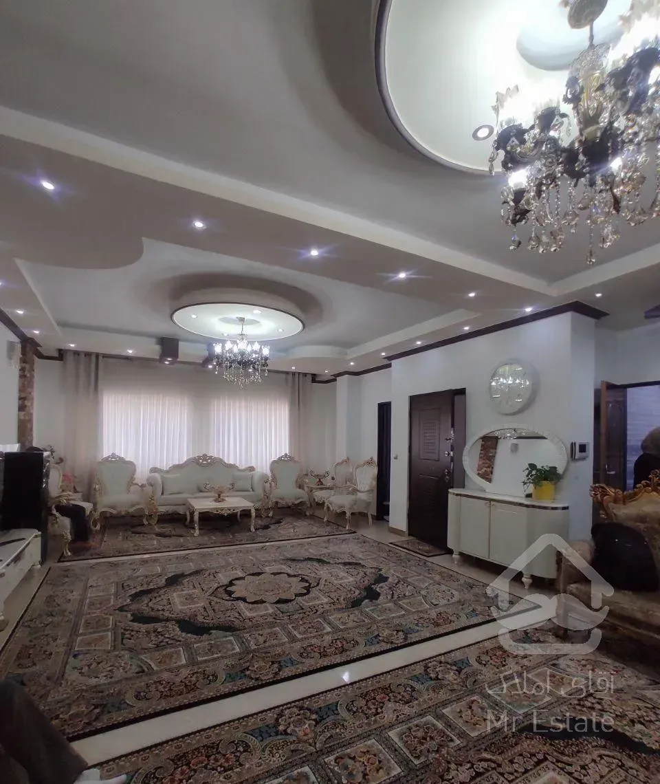 آپارتمان ۱۱۲ متر پارکینگ دار