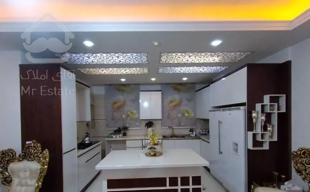 ۱۰۸ متر دورمیدان ولیعصر(خانم کریمی)