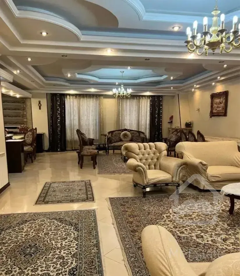 گل سرسبد چهارباغ/۱۰۷ متر بازسازی‌شده/سالن پرده خور