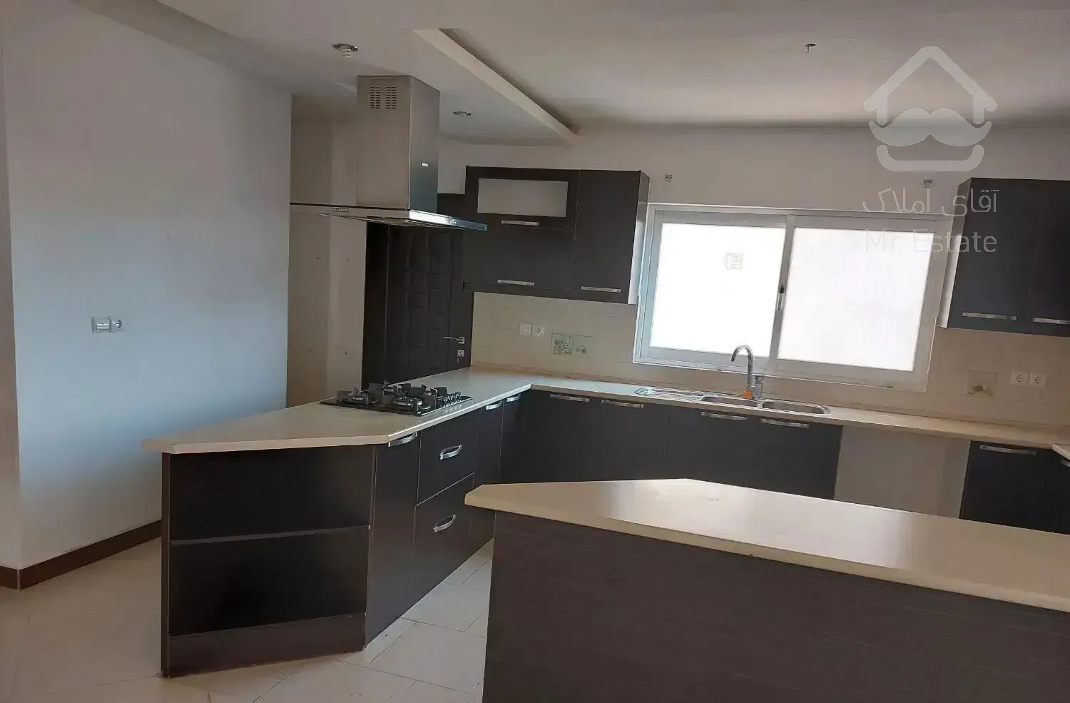 آپارتمان ساحلی ۱۵۰متری تکواحدی ۲خواب نقاشی فول