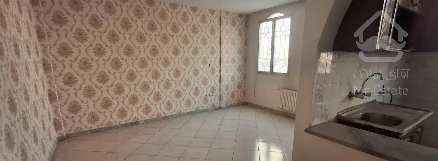 فروش آپارتمان ۵۰ متری ۱ خوابه طبقه ۱ د ادیبی