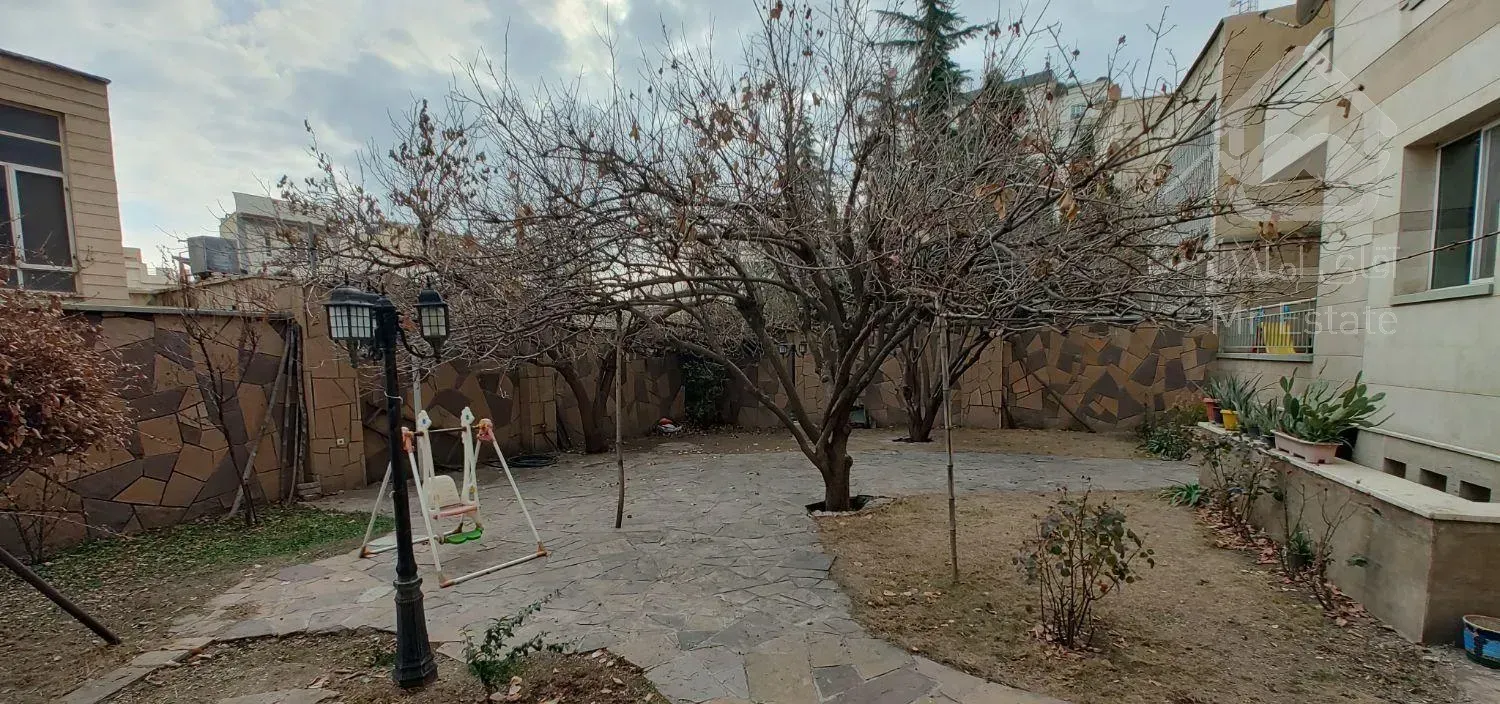 آپارتمان ۲۵۰ متر+ ۲۰۰ متر حیاط اختصاصی نیاوران