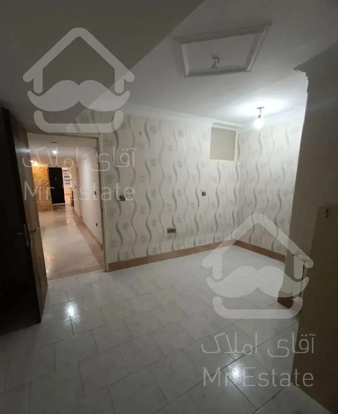 آپارتمان ۱۳۷متر ۳ خواب مشاعات ابی