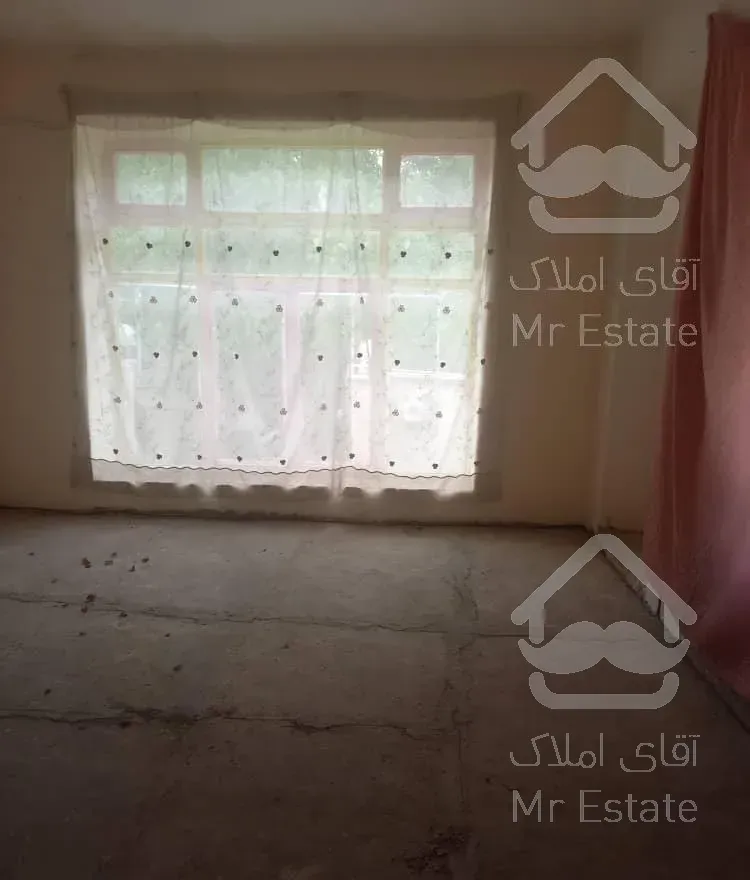 خانه حیاط دار ۳۲۰ متر با بنای ۱۴۰ متر