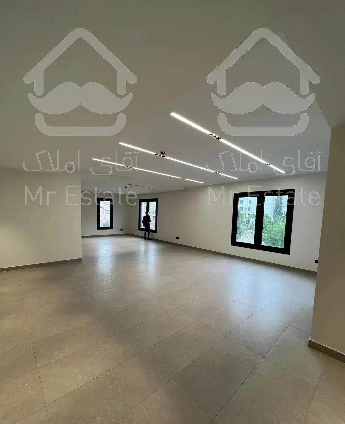 ۱۱۰متر برج برند با ۷۰متر حیاط