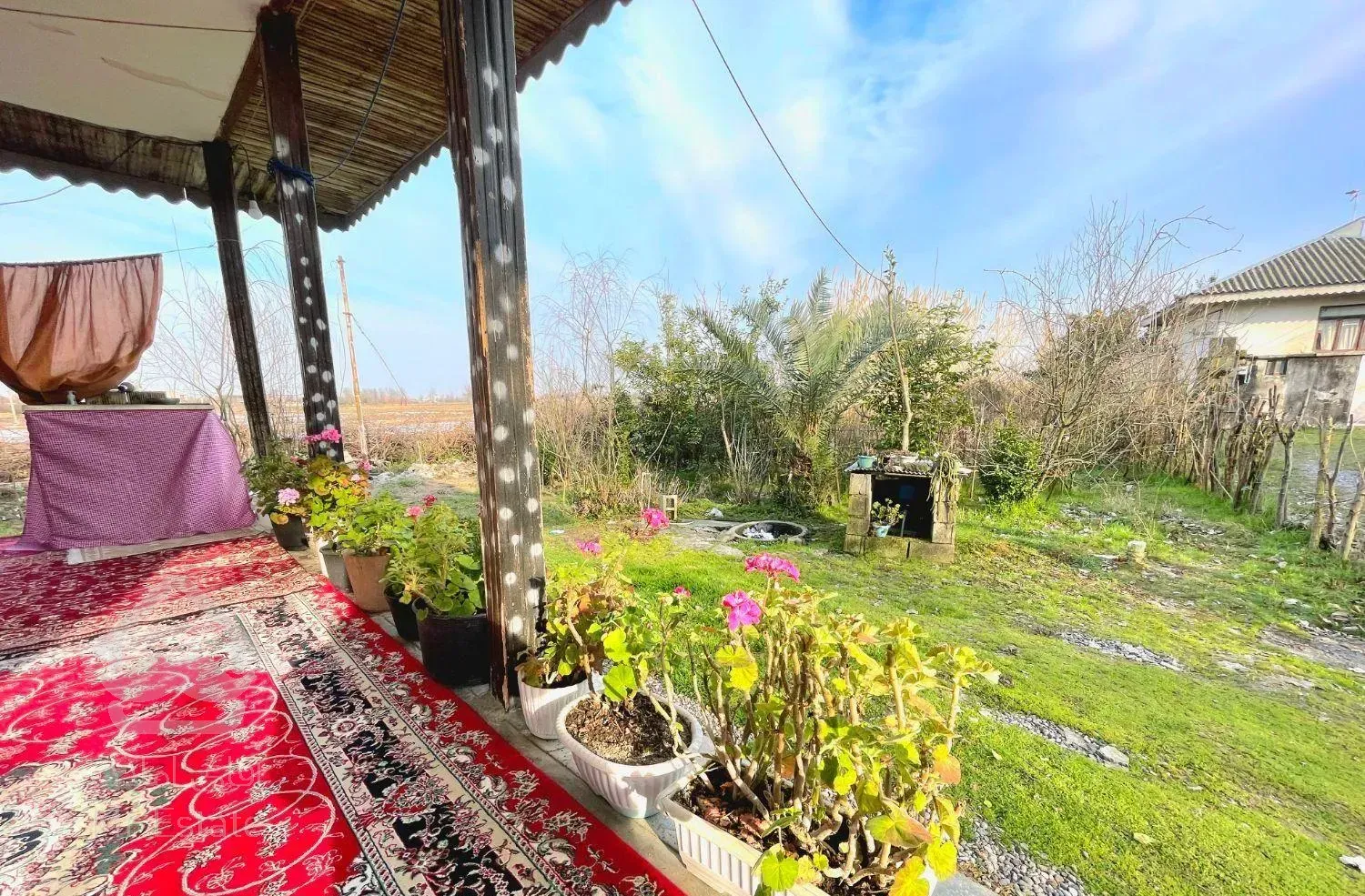 خانه ویلایی با ۲۴۰۰ متر زمین سرسبز دلنشین