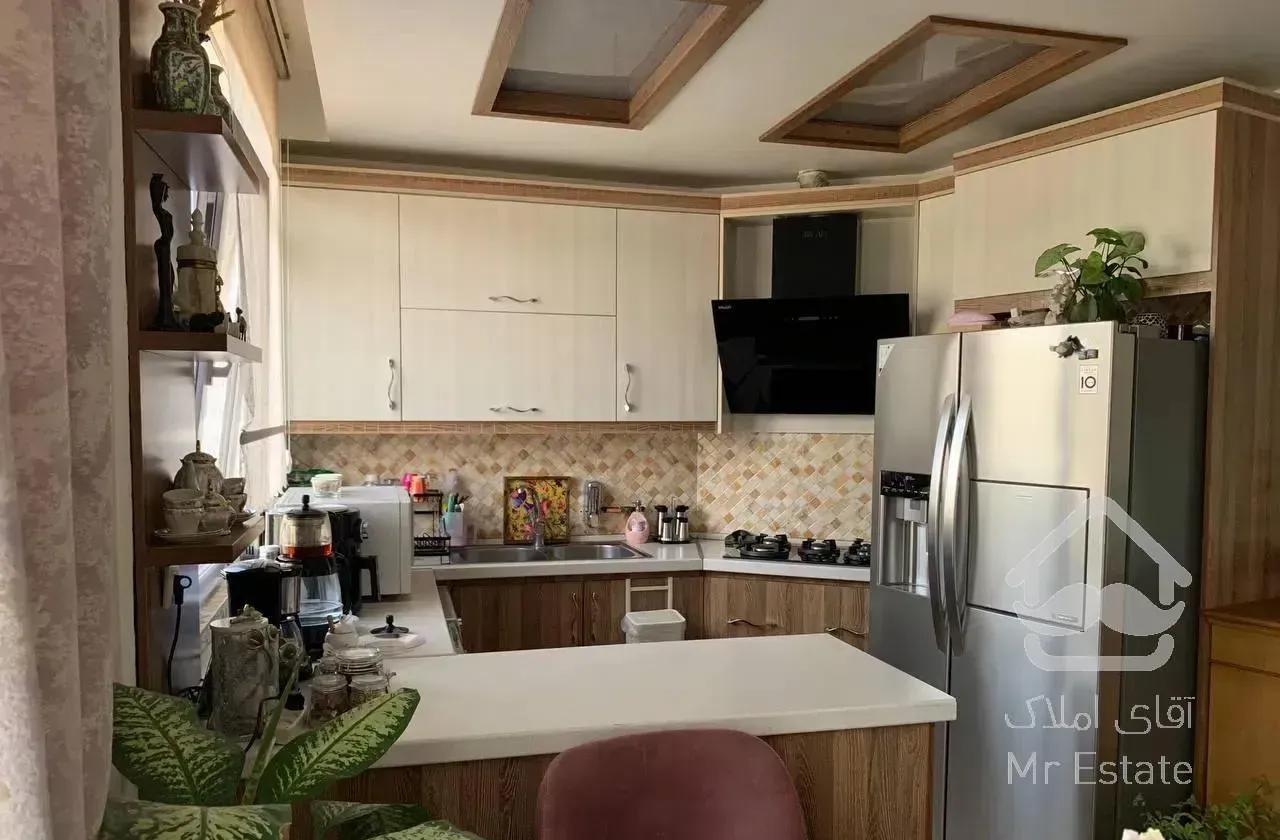 83 متر 5 ساله فول سالن پرده خور آلاله شرقی