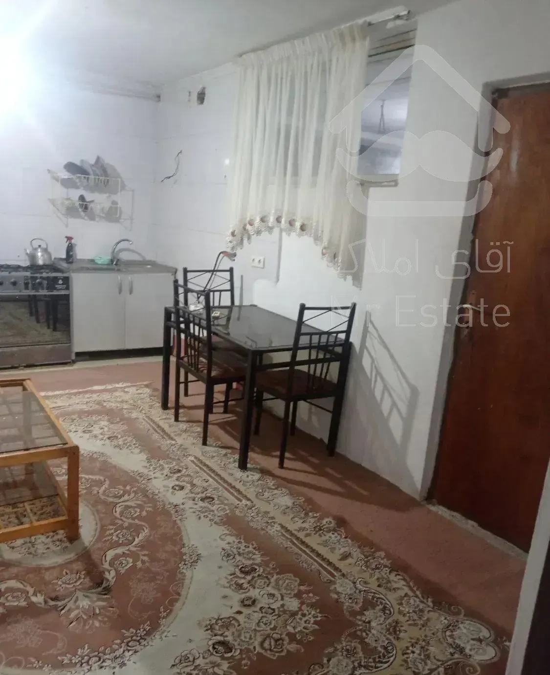 سوییت یک خوابه با کولر و پارکینگ