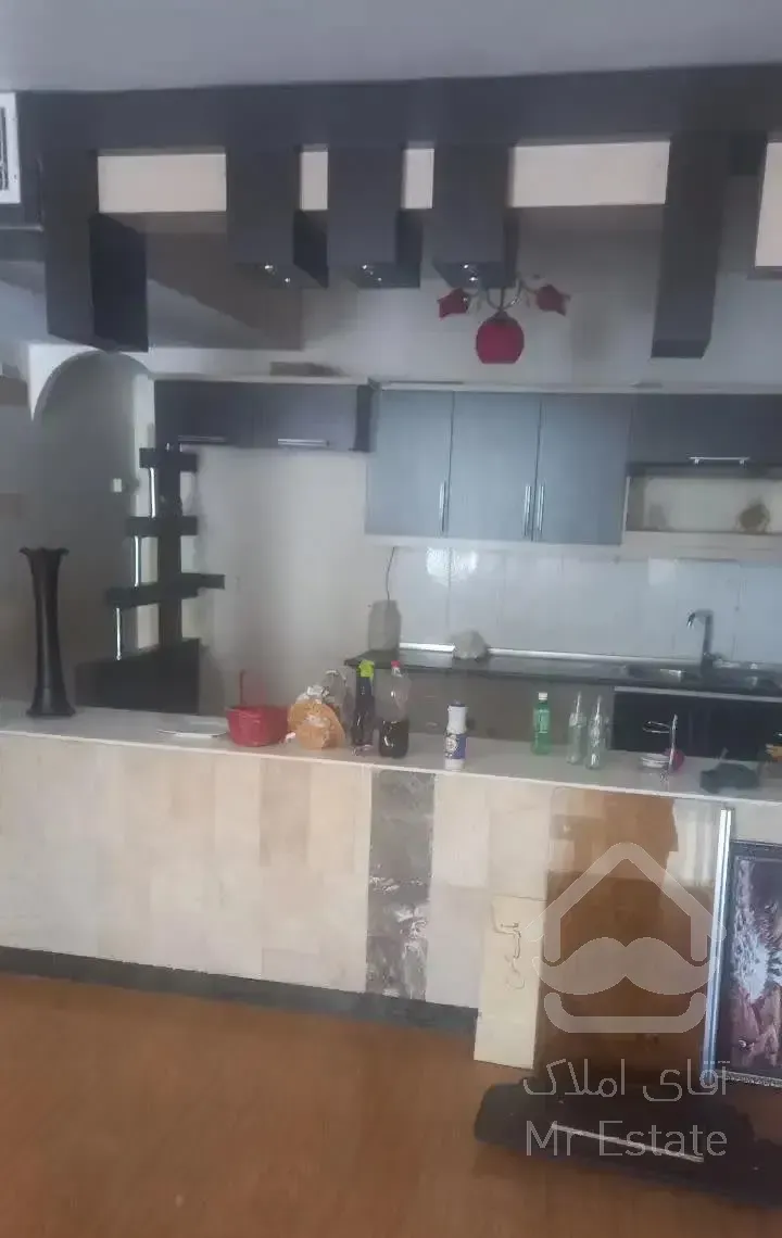 ۷۵ متر همکف واقع در لادن