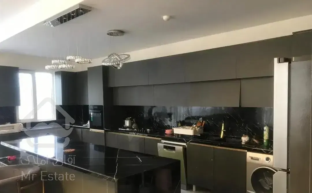 ۱۳۵متر واحد/طبقه ۳/شهرک نمک آبرود