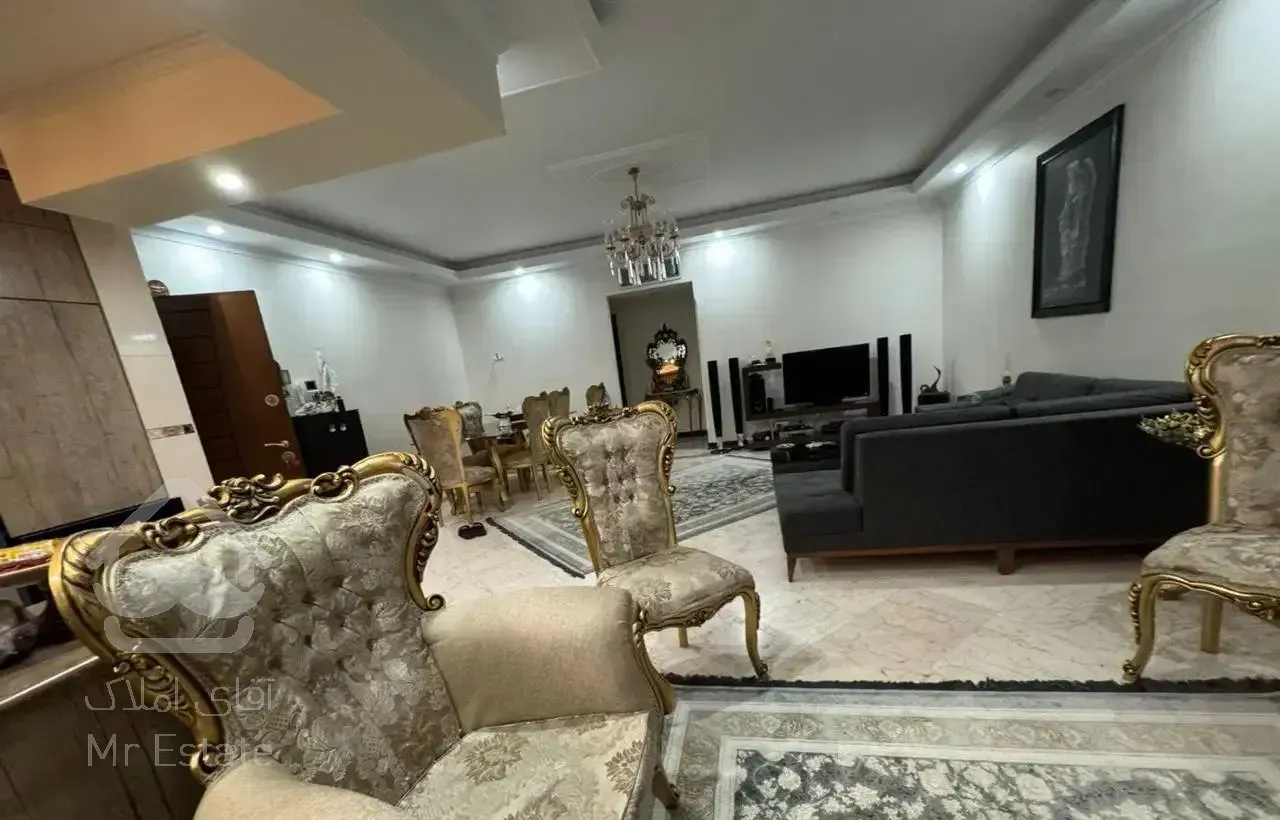 ۱۳۰متر ۳خواب فول امکانات بسیار شیک ۴سال ساخت