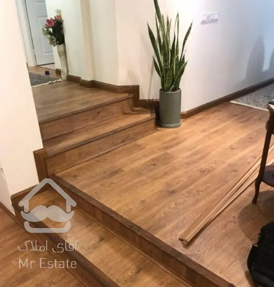 نصب قرنیز پارکت دیوارپوش